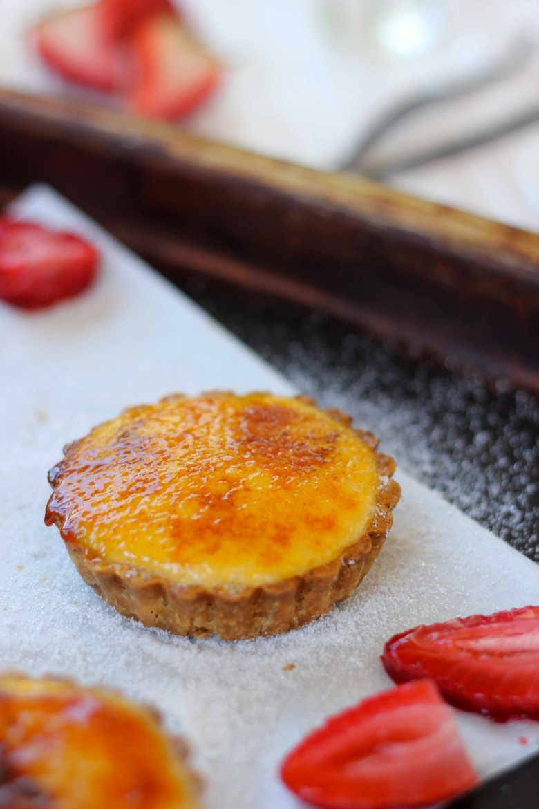 Creme Brûlée Tarts with Roasted Strawberries by Butter Baking | Made ...